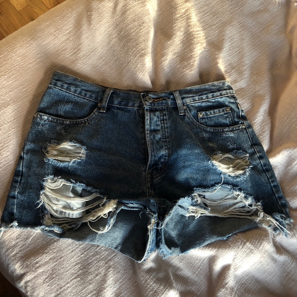 Ripped denim shorts